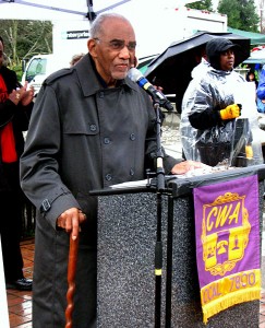Rev. Samuel McKinney speaks at MLK Memorial Labor Rally, 4/4/11 - photo by Larry Neilson