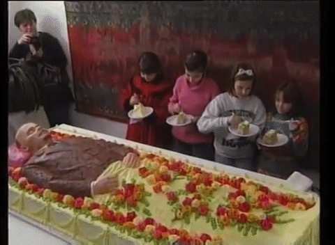 Lenin red velvet cake gif